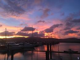 Backpackers By The Bay