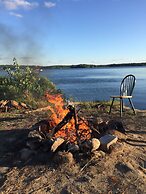 The Shores of Deer Lake
