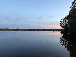 The Shores of Deer Lake