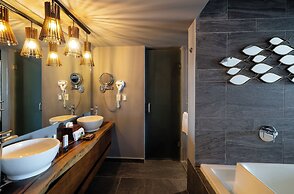 Mia Bacalar Luxury Resort & Spa