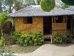 HangOut Beach & Resort