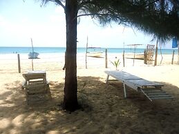 White Sand Beach Inn