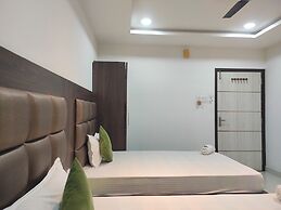Indira Lodge