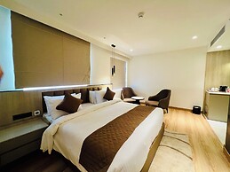 Hyphen Business Hotel