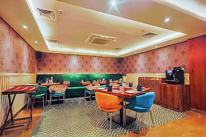 Hyphen Business Hotel