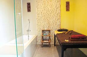 Ramada Suites by Wyndham Solo