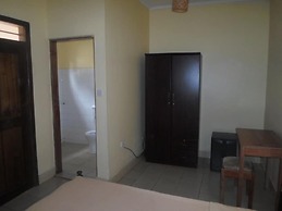 Tarn Hut Resort
