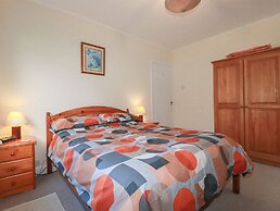 5 Carlyon Road