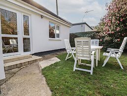 5 Carlyon Road