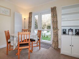5 Carlyon Road