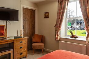Bridgend House B & B