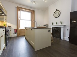6 Abbey Terrace
