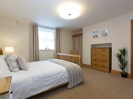 6 Abbey Terrace