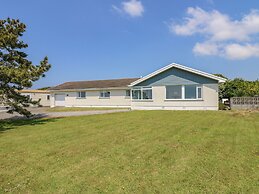 Seaport Lodge