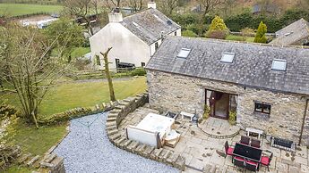 Hill Side Barn