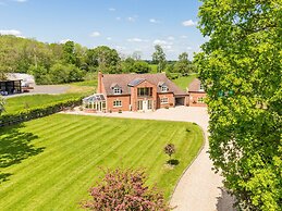 Broadleaf Lodge