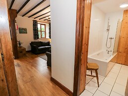Ddol Helyg Farmhouse