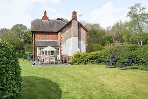 2 Siluria Cottage