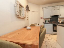 Canalside Cottage