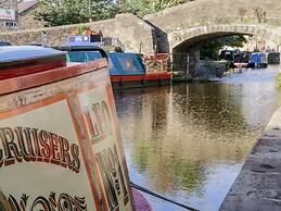 Canalside Cottage