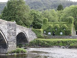 Bryn Derw Holiday Cottage