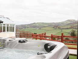 Bryn Derw Holiday Cottage