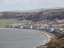 Bryn Derw Holiday Cottage