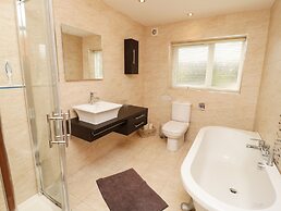 Bryn Derw Holiday Cottage