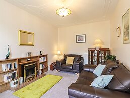 Holly Hoose