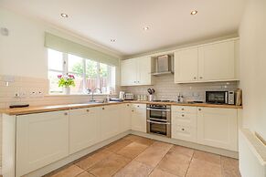 4 Aldelyme Court