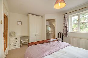 4 Aldelyme Court