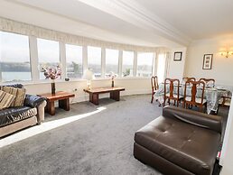 11 Glyn Garth Mews