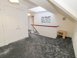 11 Glyn Garth Mews