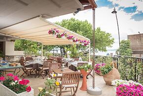 Malì Guest House & Terrace Bar