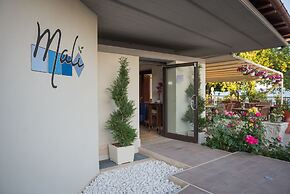Malì Guest House & Terrace Bar