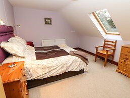 Holly Lodge