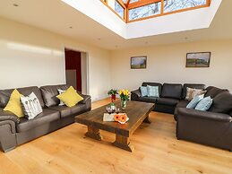 Oakwood House