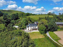 Oakwood House