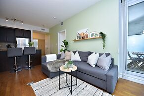 Sarkar Suites - Maple Leaf Square
