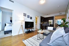 Sarkar Suites - Maple Leaf Square