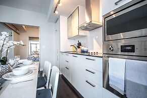 Sarkar Suites - Entertainment District