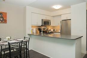Sarkar Suites - Downtown Apartments