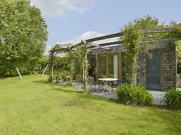 3 Newhall Green