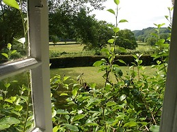 Lew Quarry Cottage