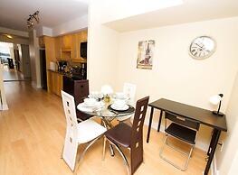 Sarkar Suites - Blue Jays Way