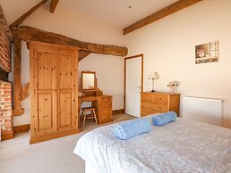 Hadleigh Farm Barn