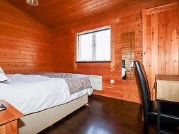 Cedar Lodge