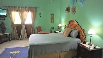 2 Bedroom 'Bird Watching Vacation' Villa