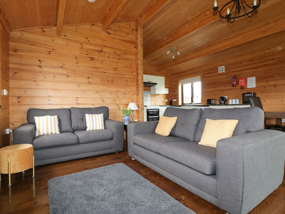 Holly Lodge