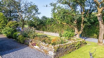 Elm Lodge